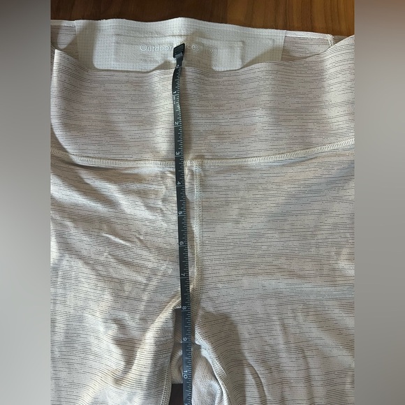 EUC Outdoor Voices TechSweat 7/8 Two-Tone Leggings Cream Tan Yoga Pants Size M - Picture 8 of 9